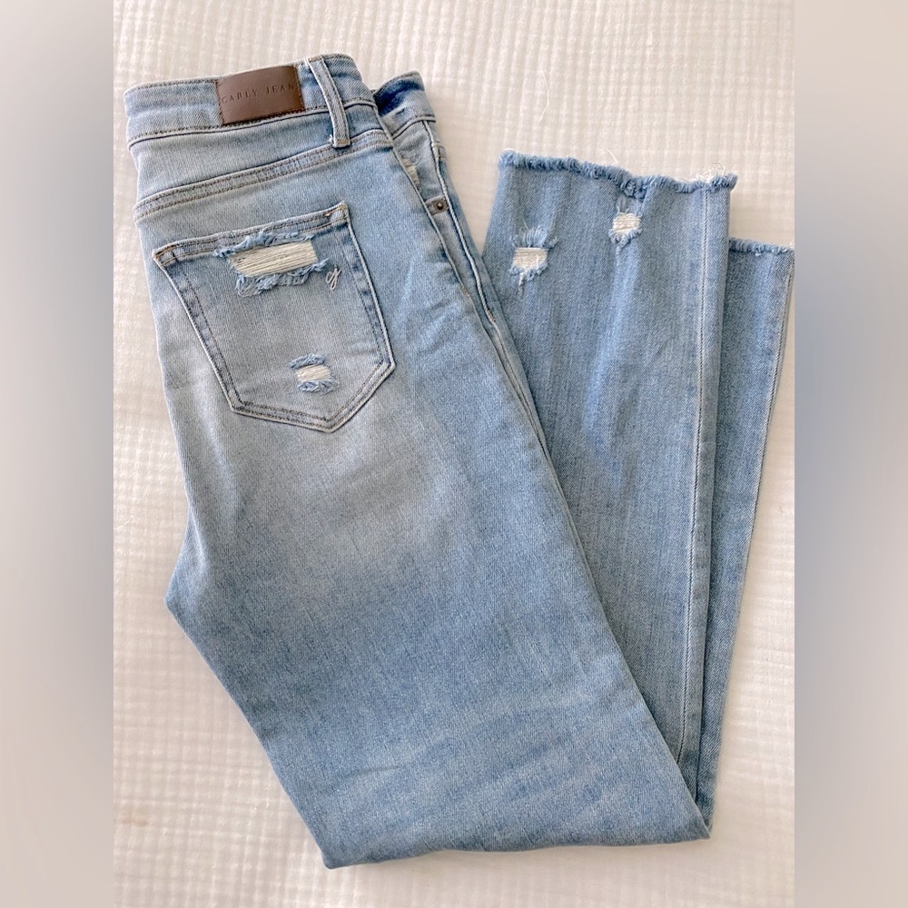 CJLA Distressed Chrissy’s - Lightwash! Size 7